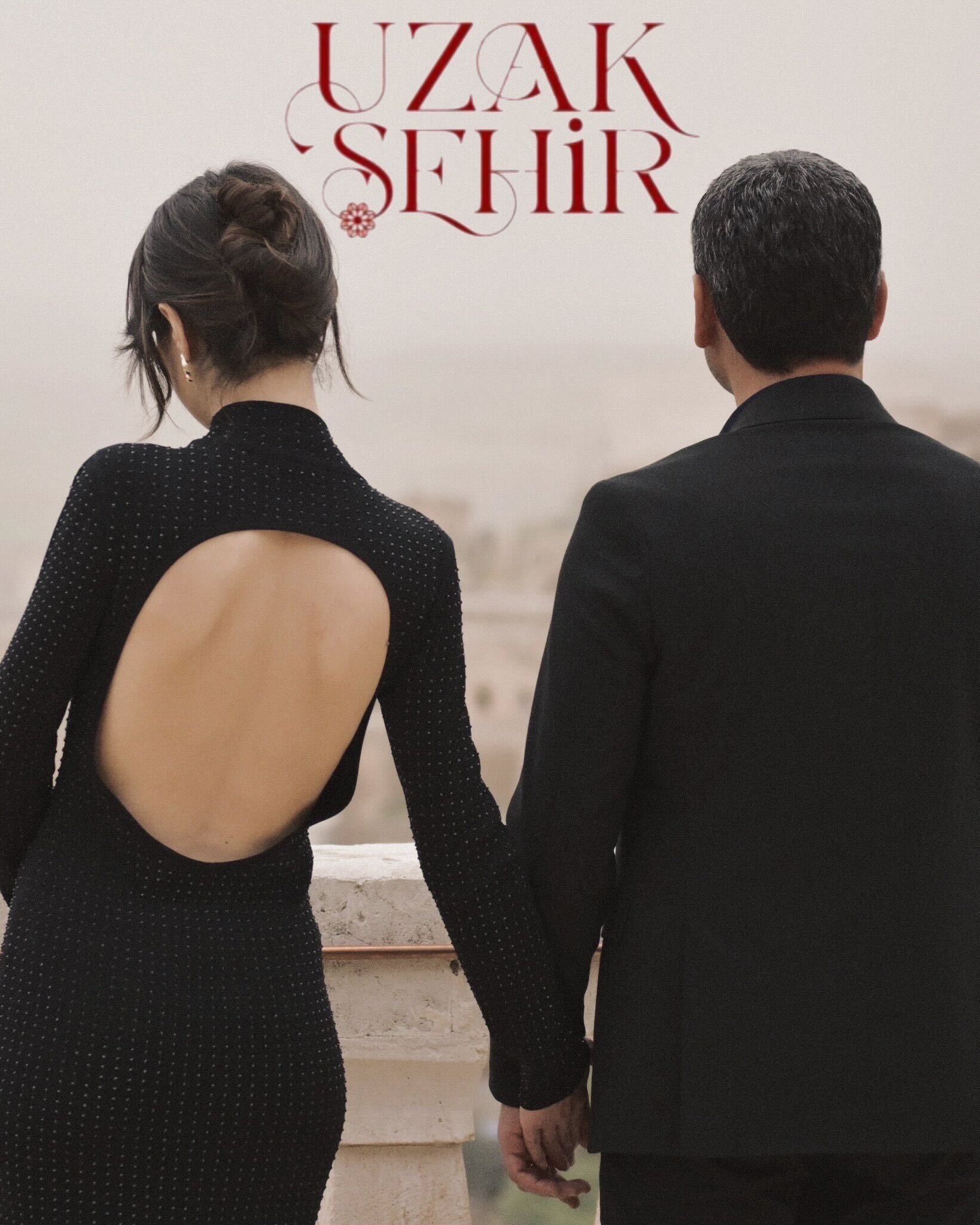uzak sehir cihal holding hands